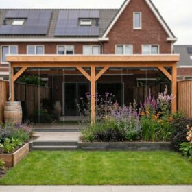 Met 2x zwarte zij- en 2x achterwand