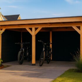 Met 2x zwarte zij- en 2x achterwand